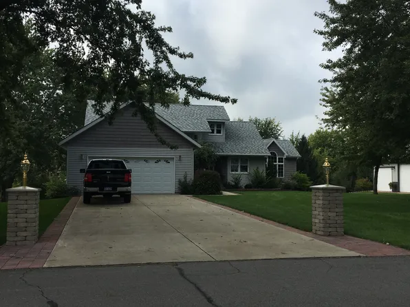 61558 W Shore Dr, Sturgis, MI 49091