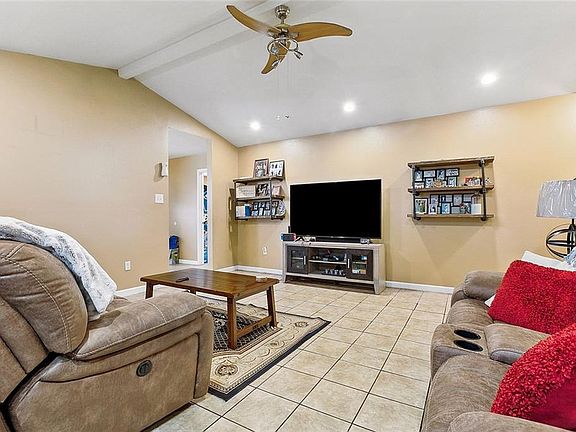 3rd image of 7025 Queensway Dr
