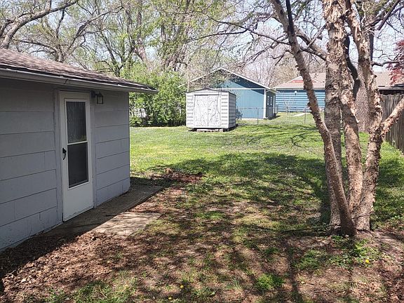 Side yard, back yard