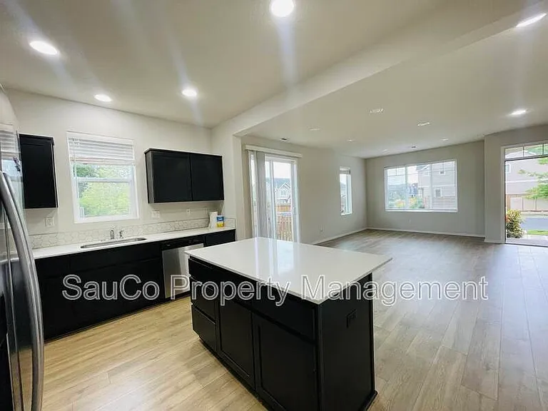 16390 NW Ernst St — Photo 4