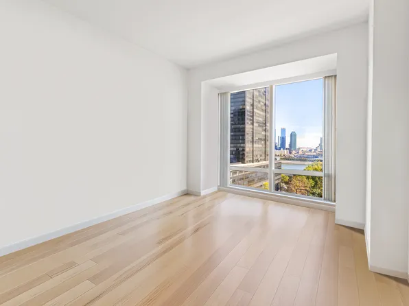 845 United Nations Plaza image 6 of 13