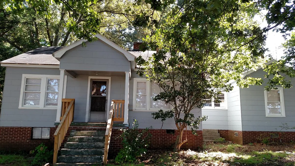 3 bed, 1240 sqft, $1,400 — Photo 2