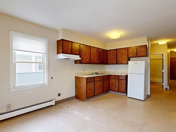 5th image of 212 Park Street