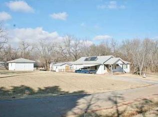 321 N 15th St, Guthrie, OK 73044