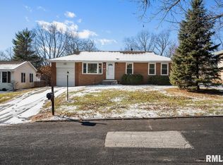 2716 W Overhill Rd, Peoria, IL 61615