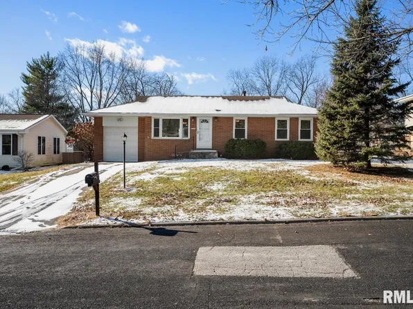 2716 W Overhill Rd, Peoria, IL 61615