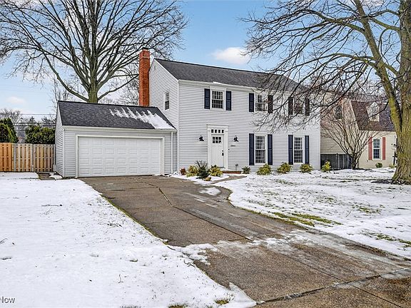 2nd image of 23643 Stoneybrook Dr