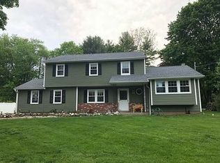 2928 Saddle Ridge Dr, Yorktown Heights, NY 10598