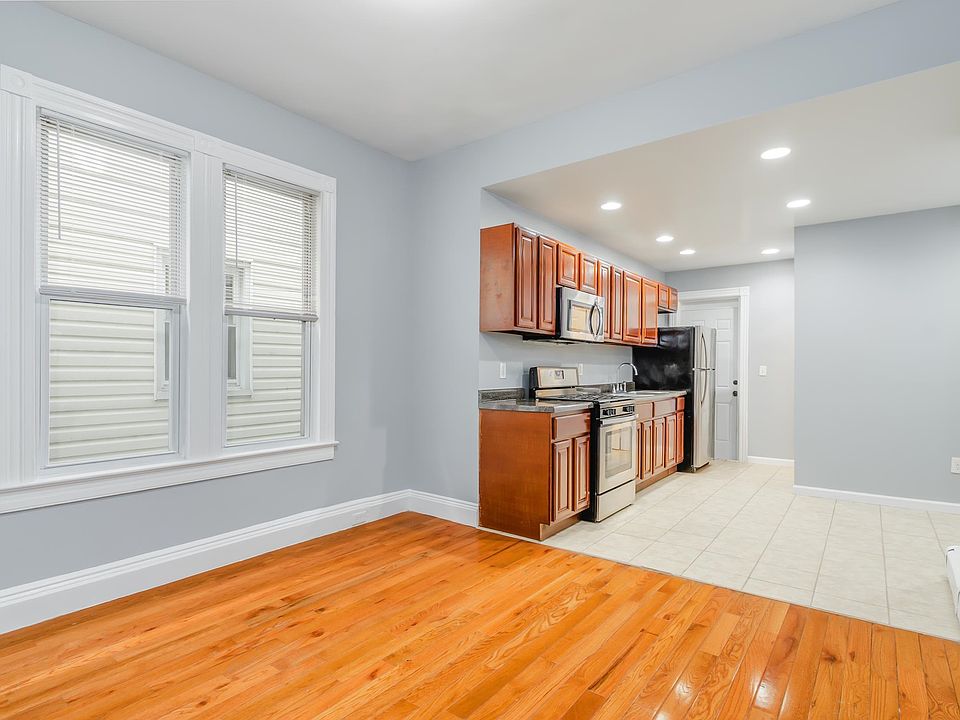 1st image of 396 Union St #1