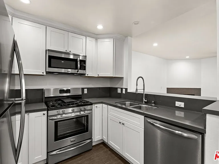 6212 Fulton Ave #103 — Photo 5