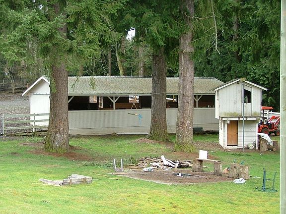 Barn/Stables