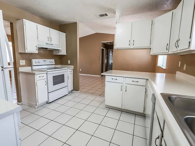 4465 Halbert Ave — Photo 13