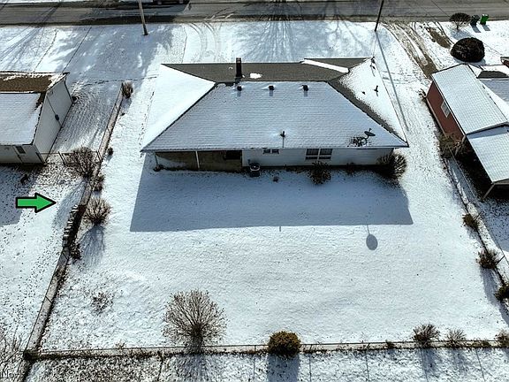 4th image of 675 E Hopocan Ave
