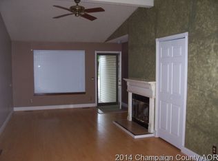420 Clearwater Dr, Champaign, IL