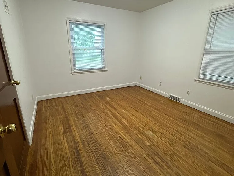 1727 Franklin St — Photo 7