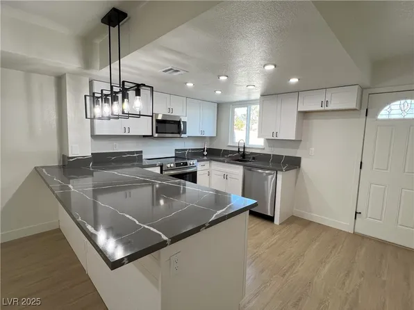 5933 Vegas Dr, Las Vegas, NV 89108