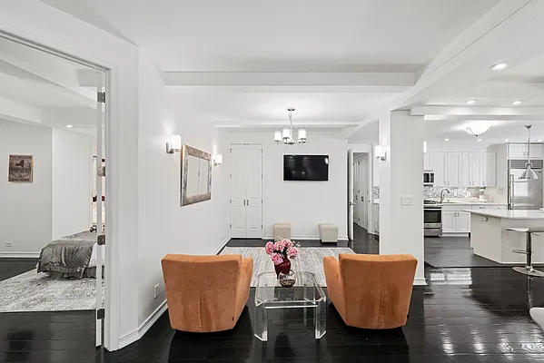 Sold by Compass | media 7