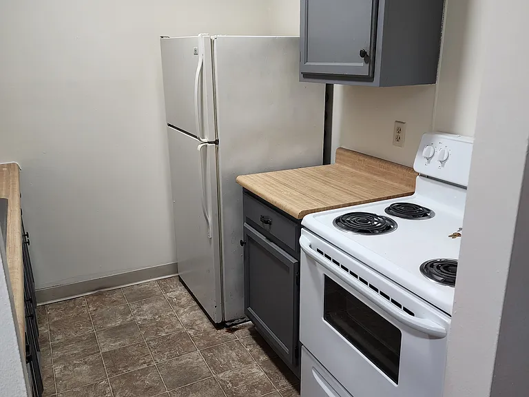 105 Martin Luther King Dr E #2 — Photo 6