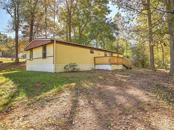 4725 Choctaw Ct SE, Acworth, GA 30102