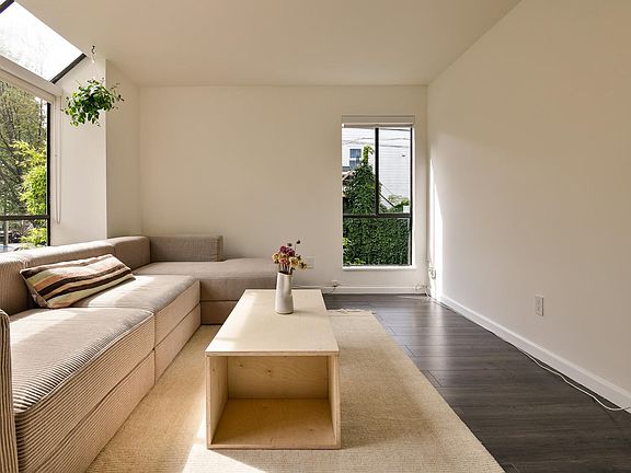 5th image of 2173 W 6th Ave #209
