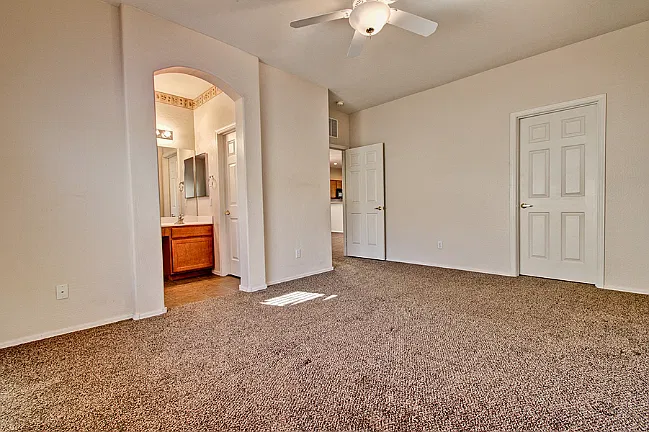 2050 N Arbor Ln — Photo 6