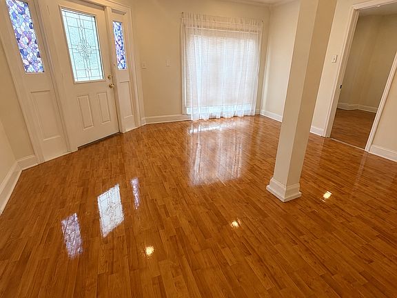 4th image of 2 W 30th St APT 2