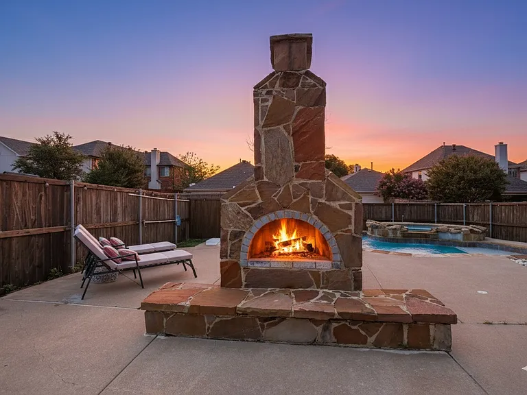 1531 Home Park Dr — Photo 5