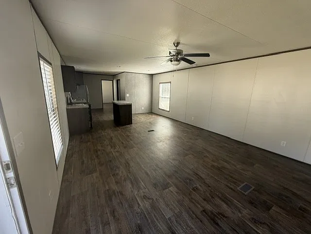 3 bed, 1216 sqft, $999 — Photo 2