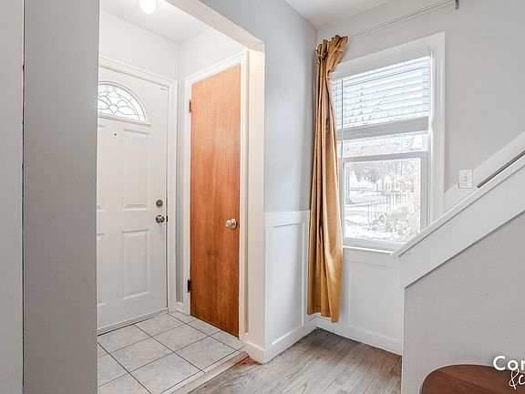 3rd image of 1134 Nevada St SE