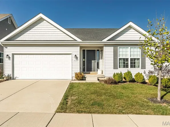 417 Cozy Pines Dr, Lake Saint Louis, MO 63367