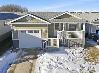 106 NE Bayshore Dr, Sylvan Lake, AB T4S 0A7