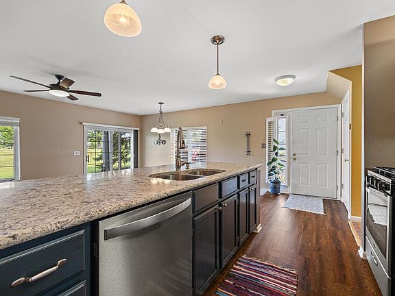 5th image of 578 Geneva National AVENUE N N #6-55