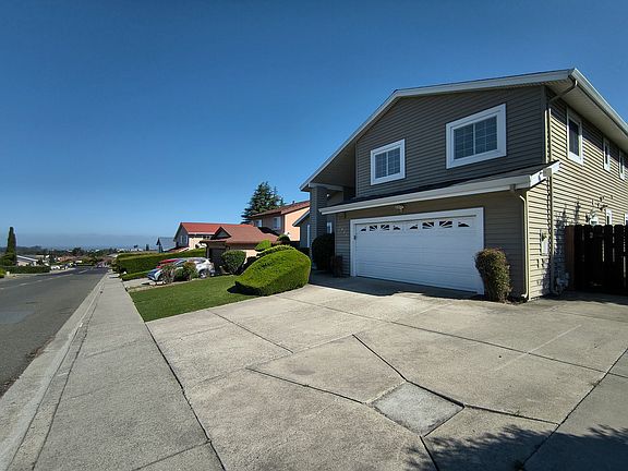 3rd image of 1973 Redwood Rd