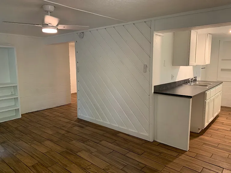 620 N Leverett Ave #C — Photo 3