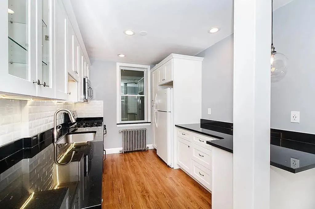 3 bed, 1020 sqft, $3,800 — Photo 4