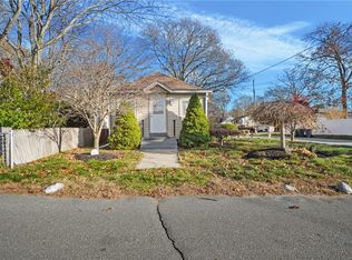 86 Glen Dr, Warwick, RI 02889