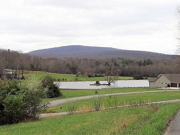 3rd image of Vista Cir