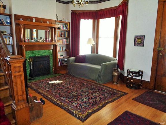 5th image of 4 Elm Ave