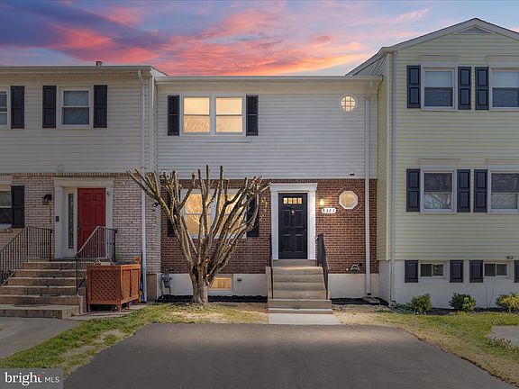 2nd image of 5321 Lake Cove Ct