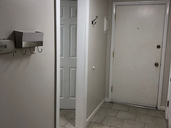 5th image of 4355 Maryland Ave APT 210