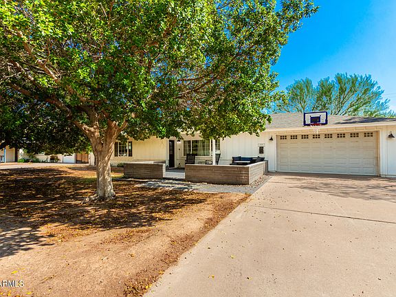 2nd image of 4721 E EDGEMONT Avenue
