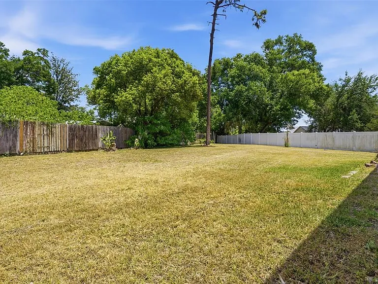 2631 Queen Alberta Dr — Photo 35