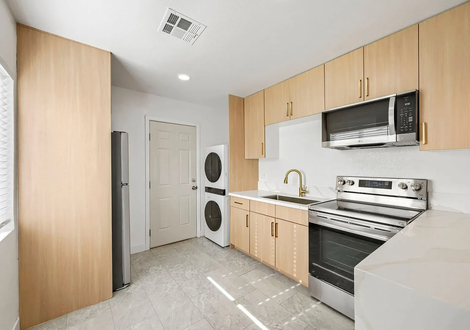 Bright & Beautiful 1-Bedroom | Water, Trash & Sewer Included! — Photo 3