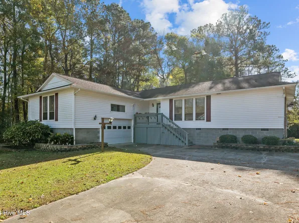207 Channel Run Drive, New Bern, NC 28562
