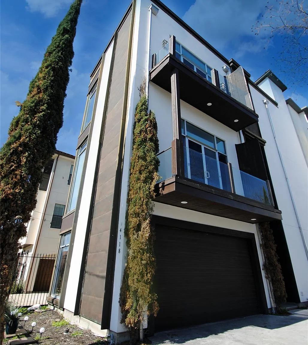 3 bed, 5.0 bath, 3222 sqft, $6,000 — Photo 1