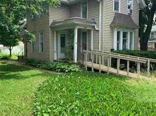 226 W Perry St, Belvidere, IL 61008