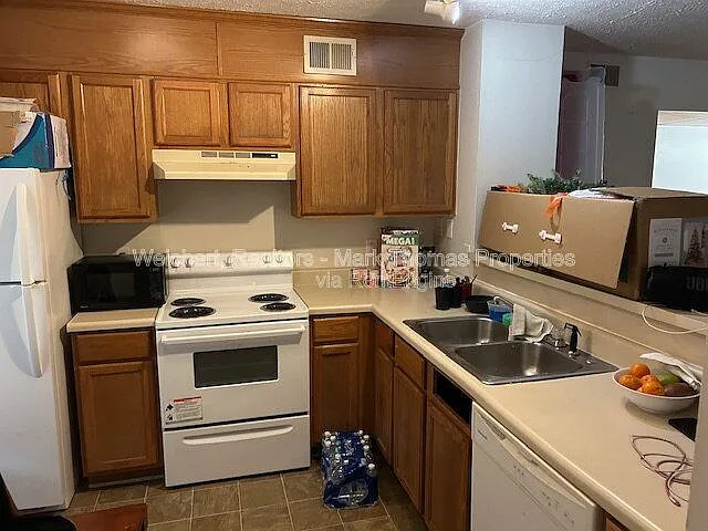 311 Swift Ave #104 — Photo 8
