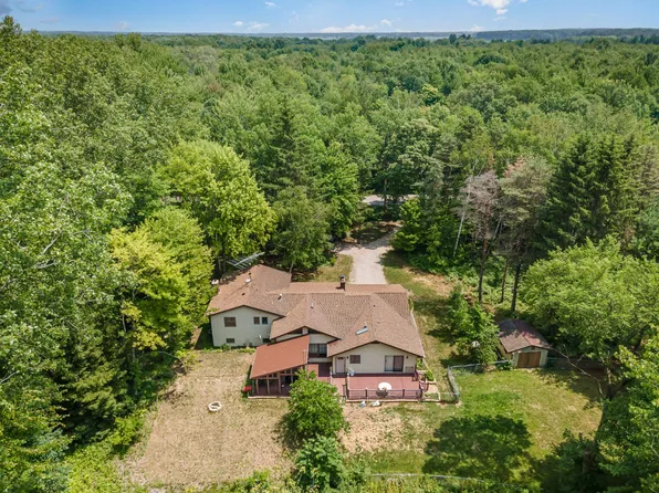 4428 S Badour Rd, Hemlock, MI 48626
