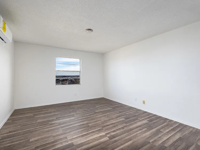1201 N St Vrain Street — Photo 15