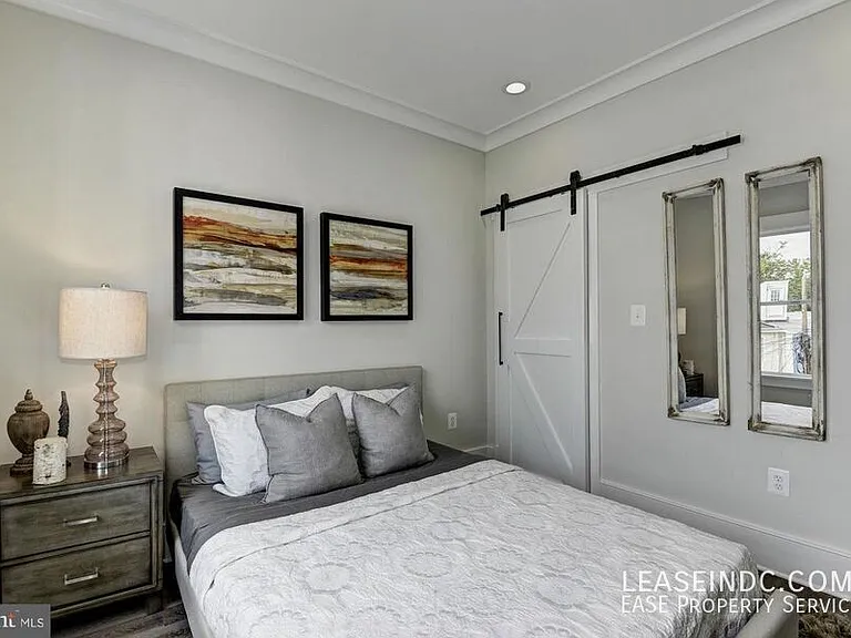 1232 I St NE #2 — Photo 15